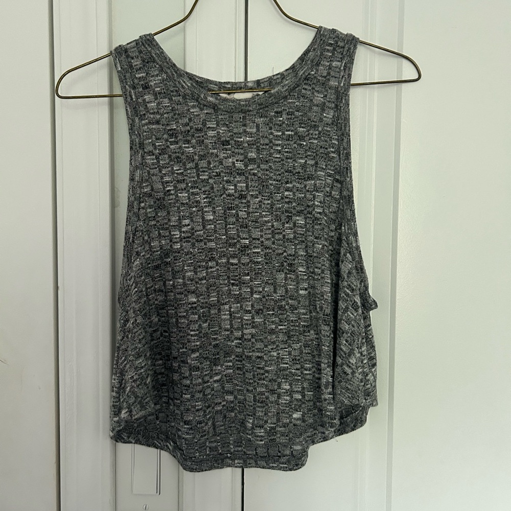 Gray ribbed crop tank